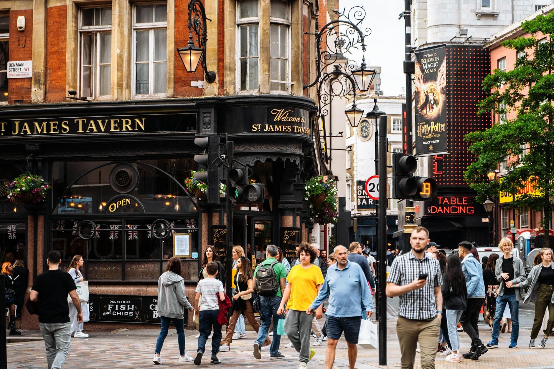 Complete Guide to Pub Licensing Laws UK for UK Hospitality Businesses
